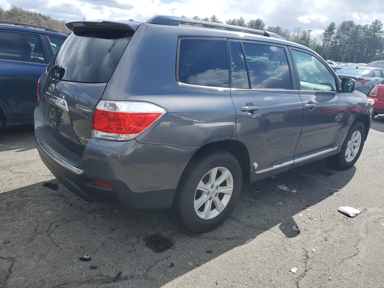 Photo 2 VIN: 5TDBK3EH6BS065034 - TOYOTA HIGHLANDER 