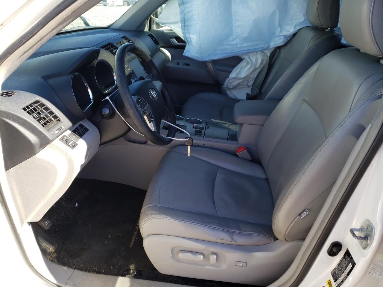 Photo 6 VIN: 5TDBK3EH6CS153020 - TOYOTA HIGHLANDER 