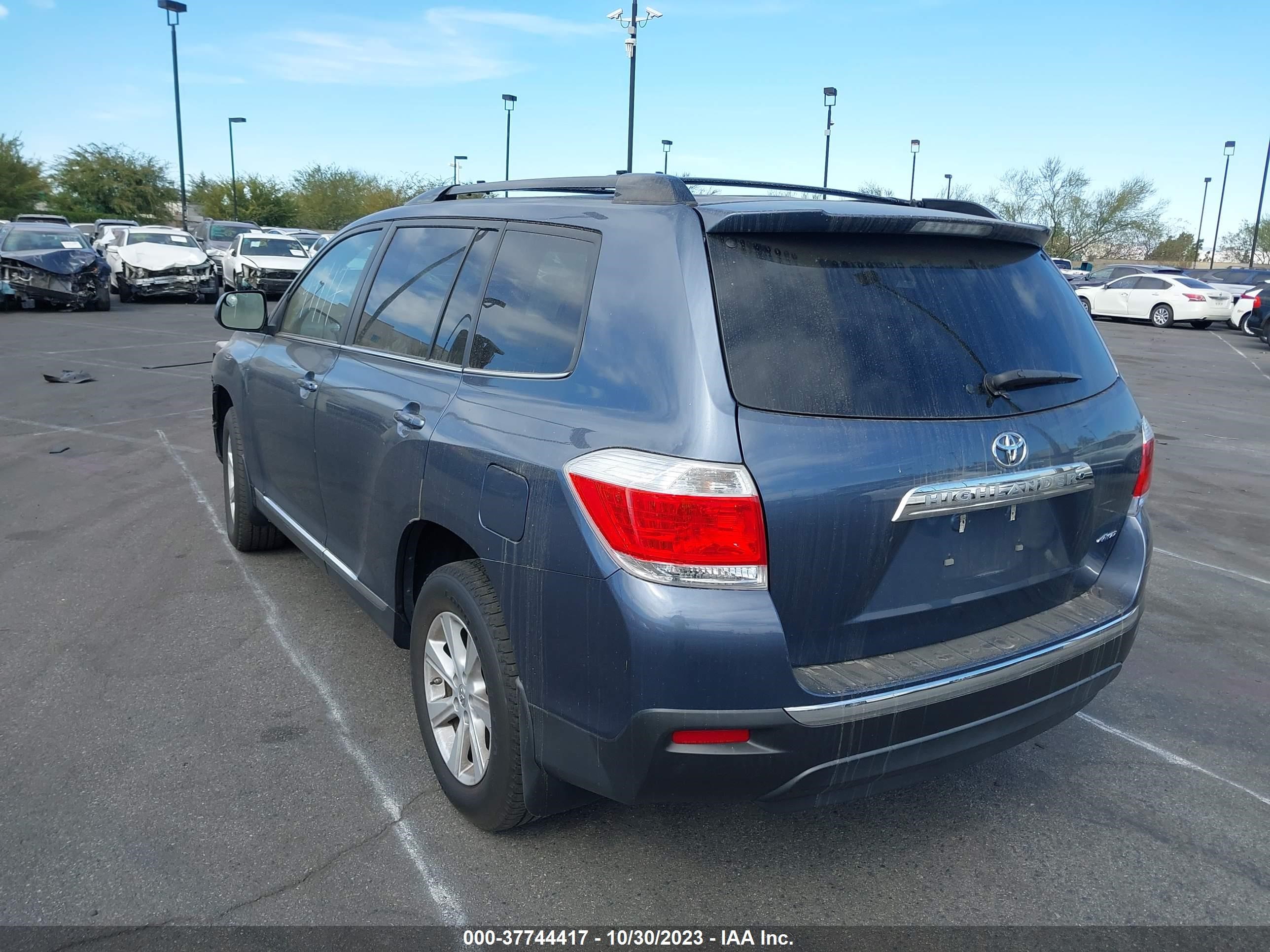 Photo 2 VIN: 5TDBK3EH6DS186729 - TOYOTA HIGHLANDER 