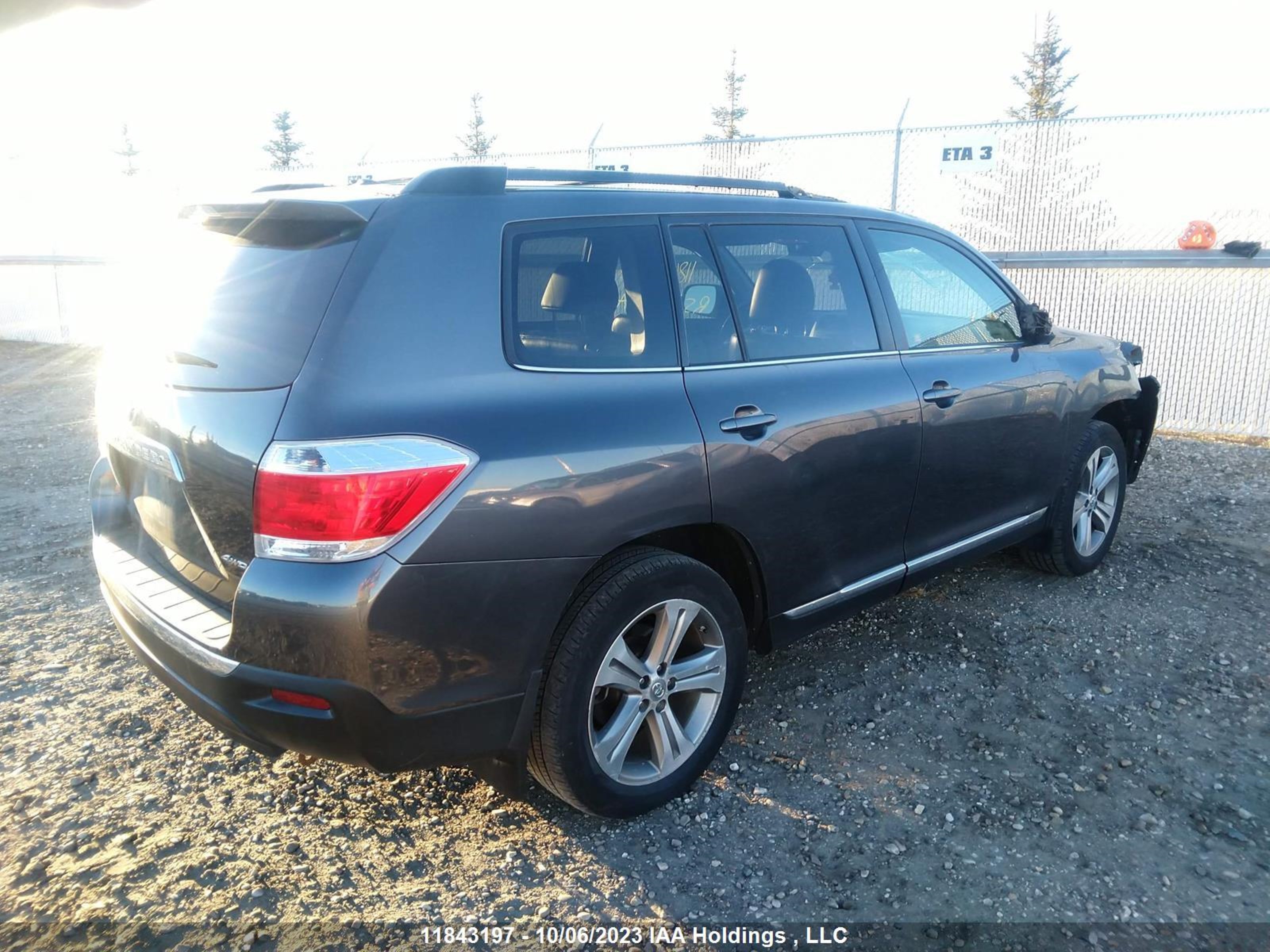 Photo 3 VIN: 5TDBK3EH7BS047206 - TOYOTA HIGHLANDER 