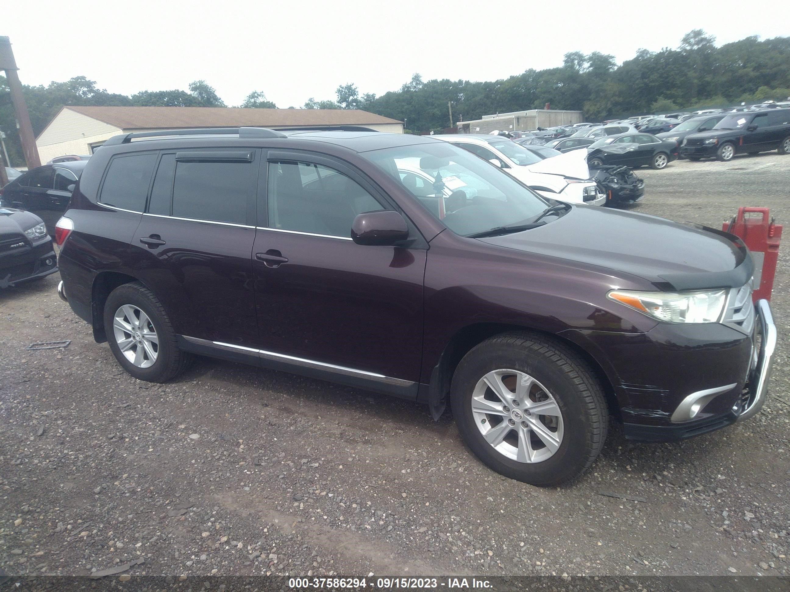 Photo 12 VIN: 5TDBK3EH7CS139188 - TOYOTA HIGHLANDER 