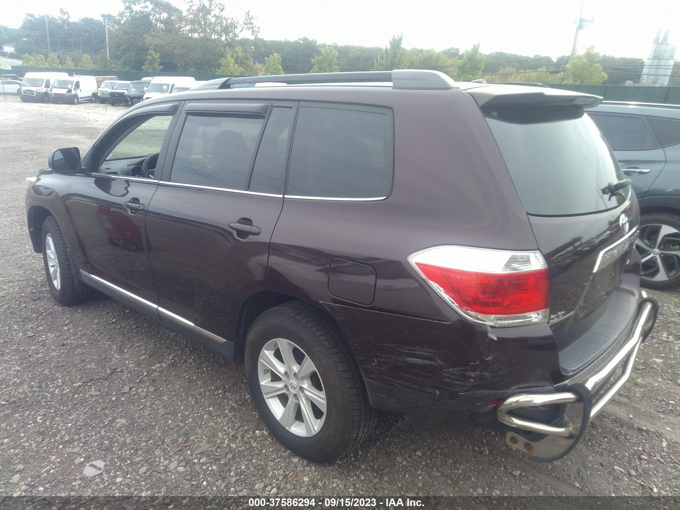 Photo 13 VIN: 5TDBK3EH7CS139188 - TOYOTA HIGHLANDER 