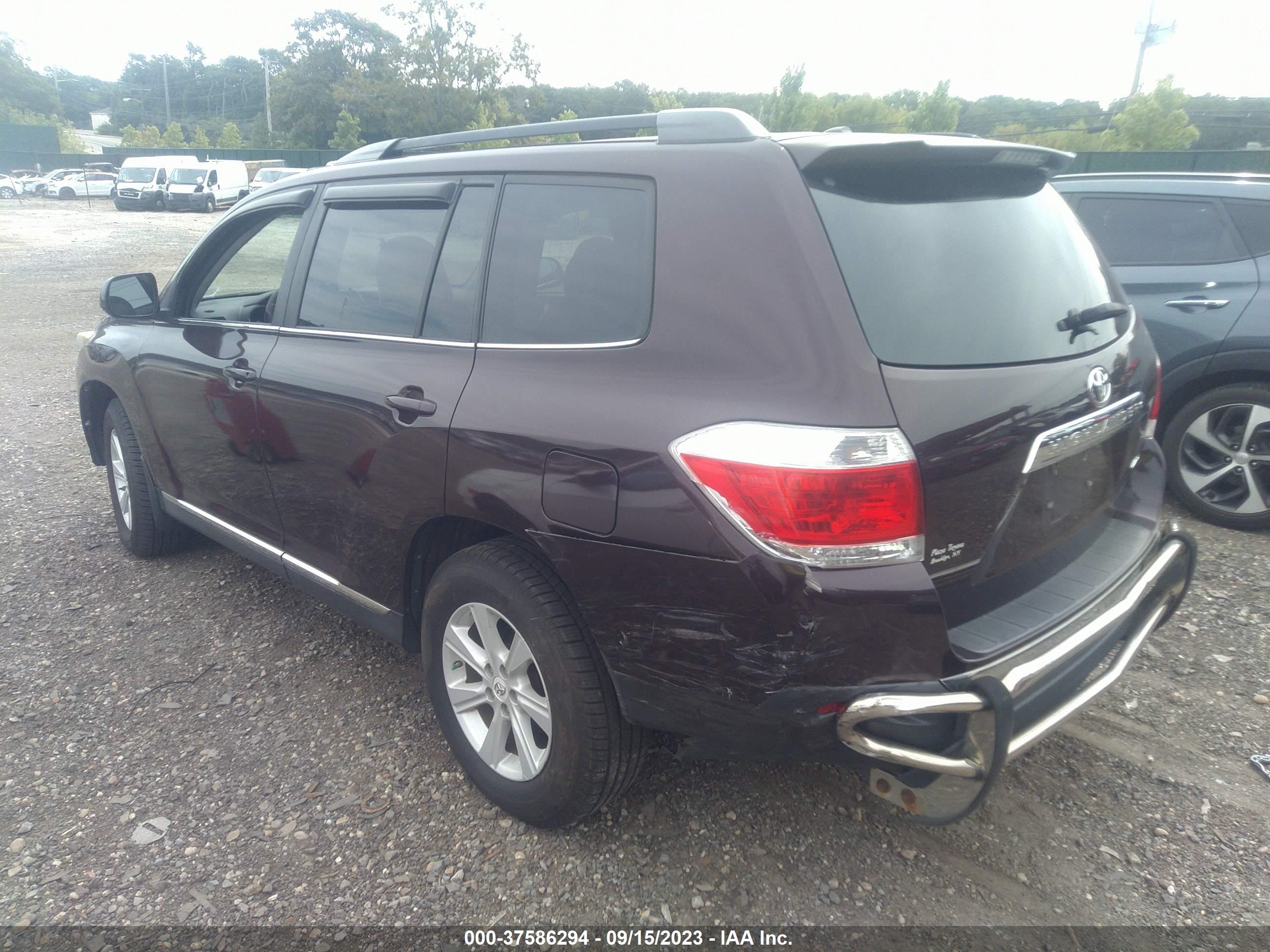 Photo 2 VIN: 5TDBK3EH7CS139188 - TOYOTA HIGHLANDER 