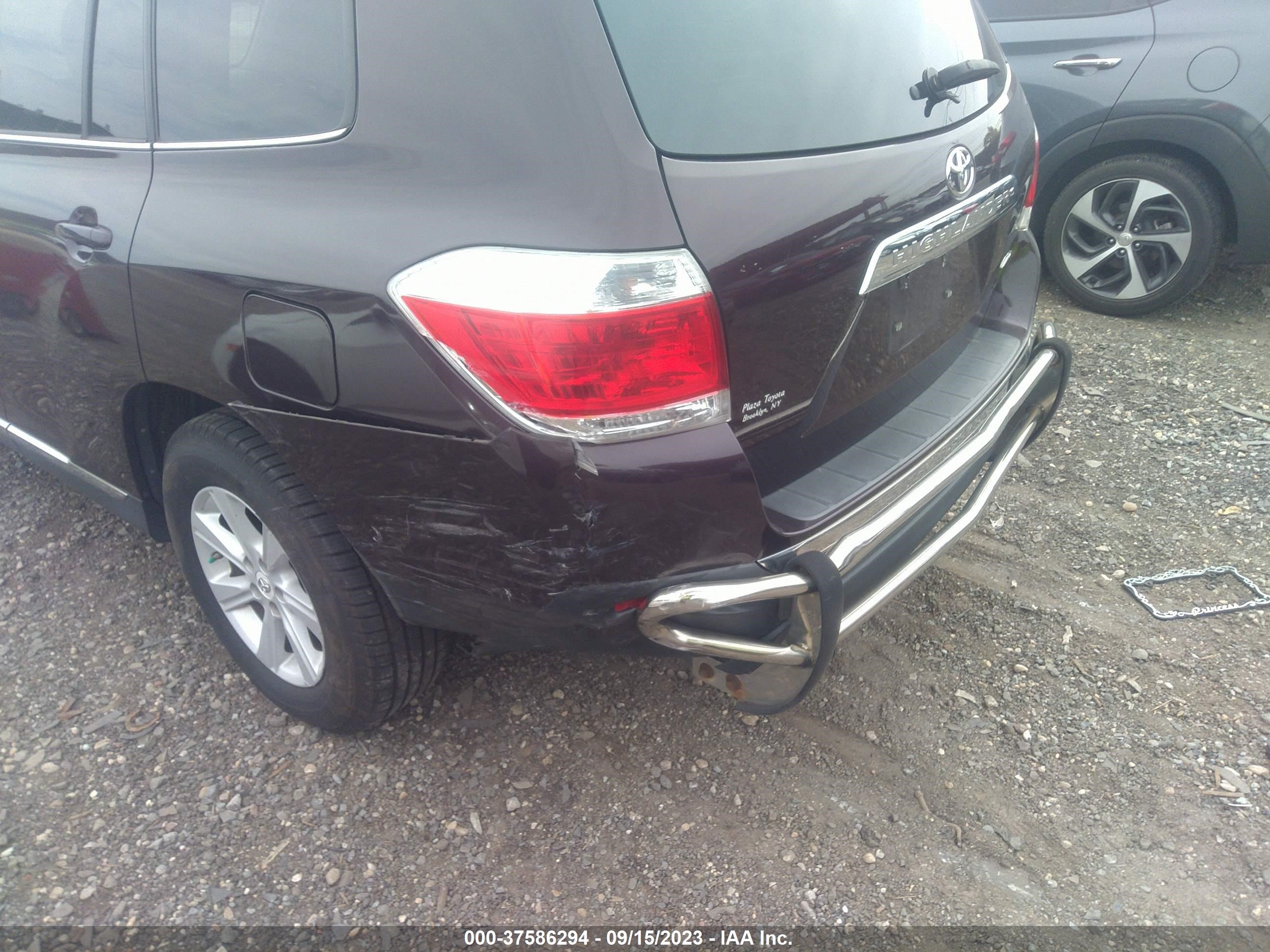 Photo 5 VIN: 5TDBK3EH7CS139188 - TOYOTA HIGHLANDER 