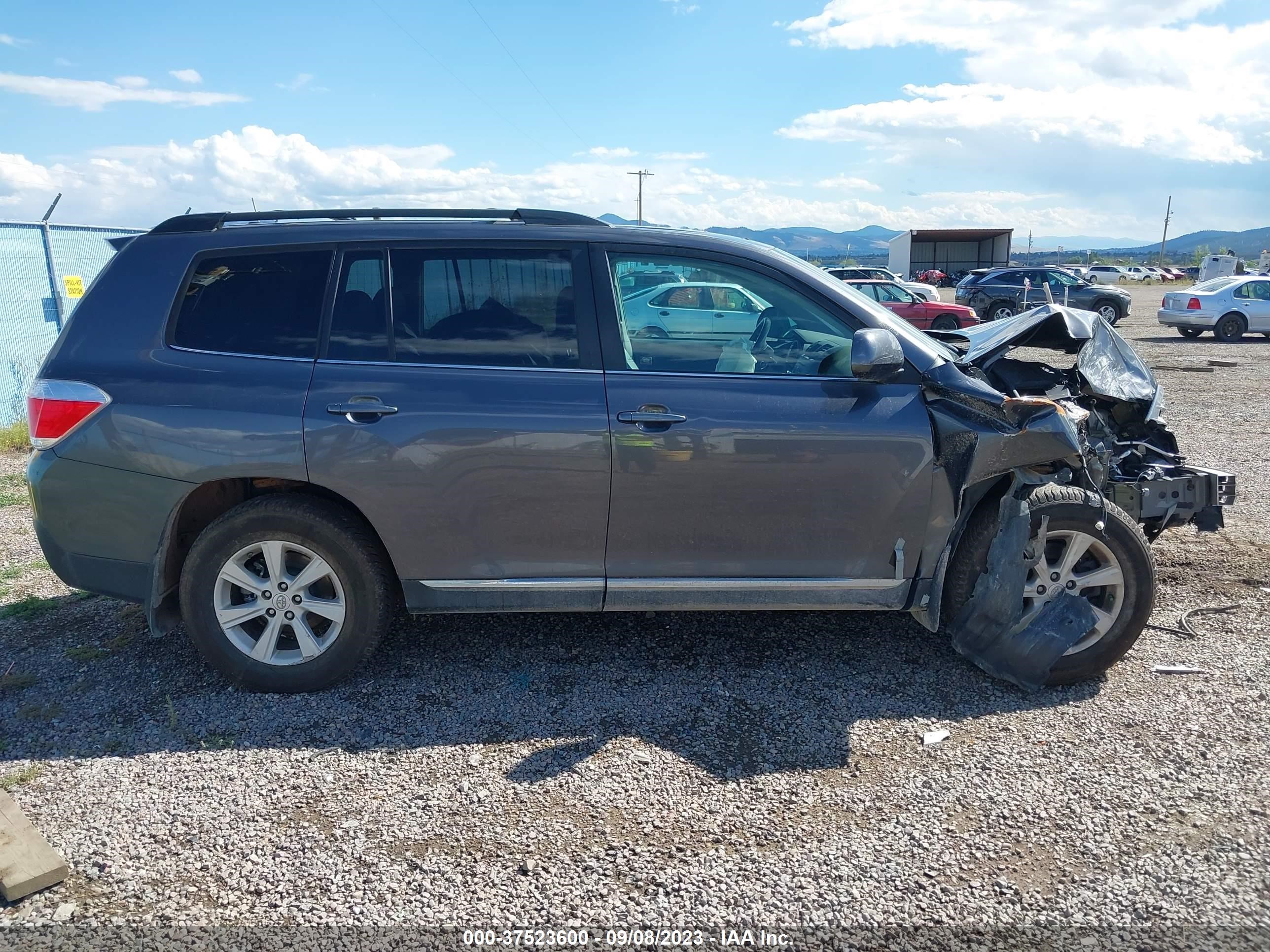 Photo 12 VIN: 5TDBK3EH7CS163863 - TOYOTA HIGHLANDER 