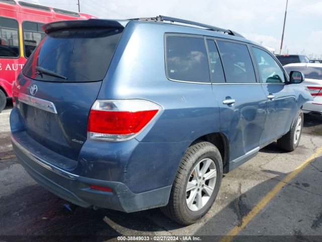 Photo 3 VIN: 5TDBK3EH7CS166021 - TOYOTA HIGHLANDER 