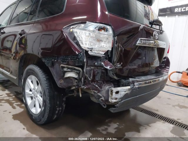 Photo 5 VIN: 5TDBK3EH8CS139779 - TOYOTA HIGHLANDER 