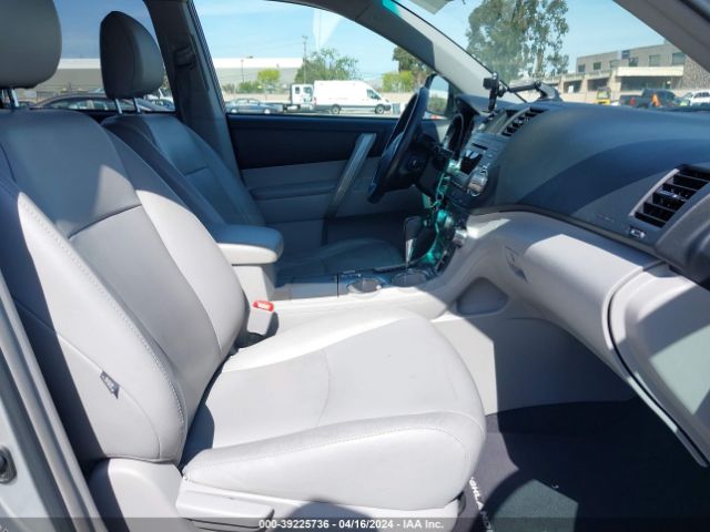 Photo 4 VIN: 5TDBK3EH8CS167758 - TOYOTA HIGHLANDER 