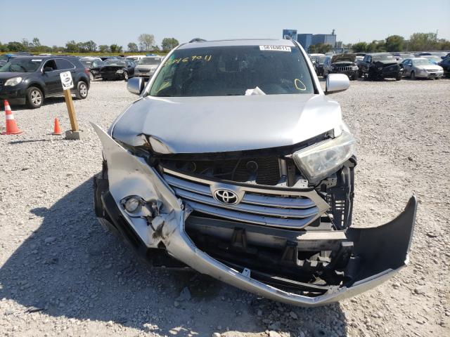 Photo 8 VIN: 5TDBK3EH8CS168425 - TOYOTA HIGHLANDER 