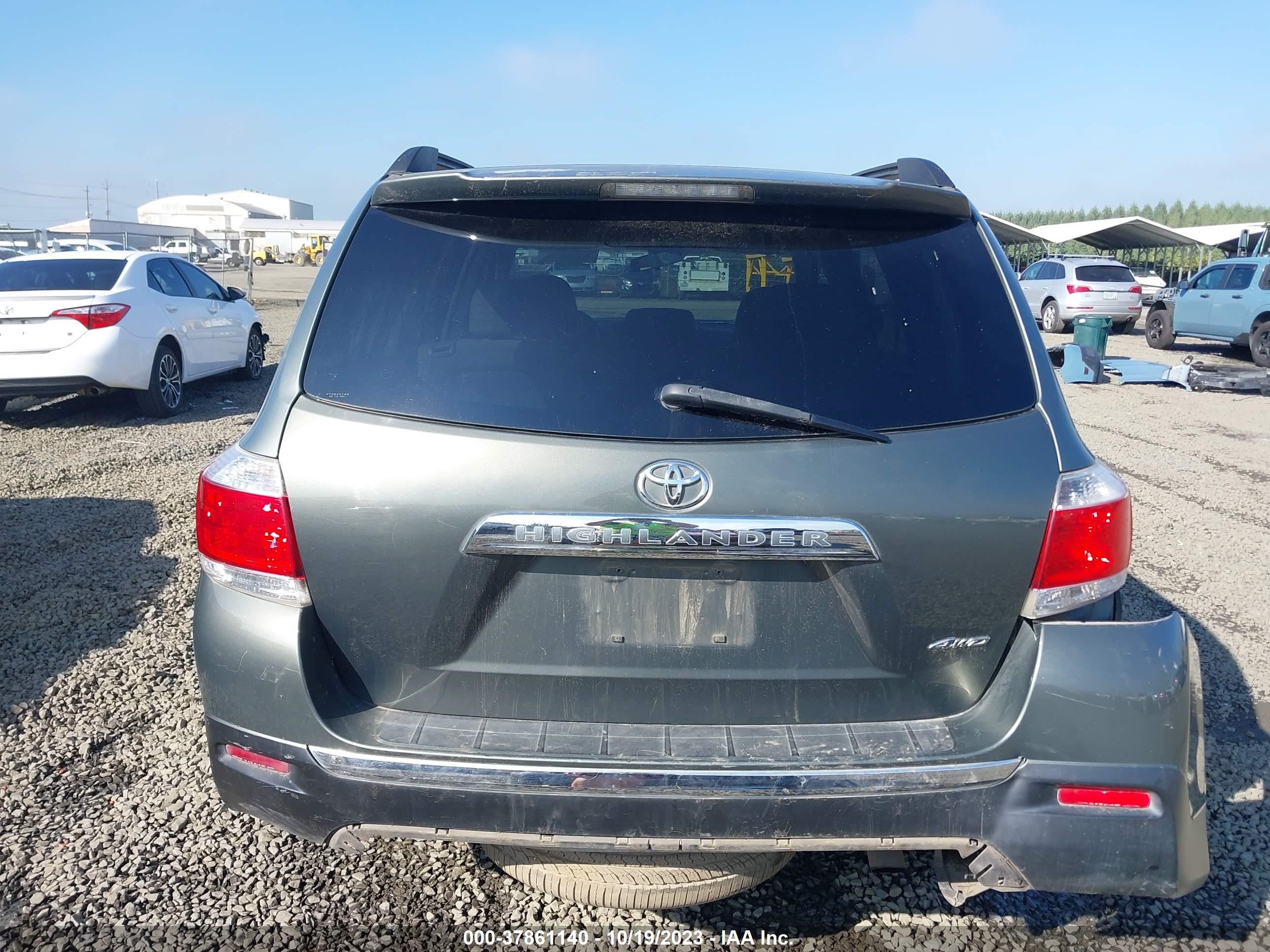 Photo 16 VIN: 5TDBK3EH8DS245392 - TOYOTA HIGHLANDER 