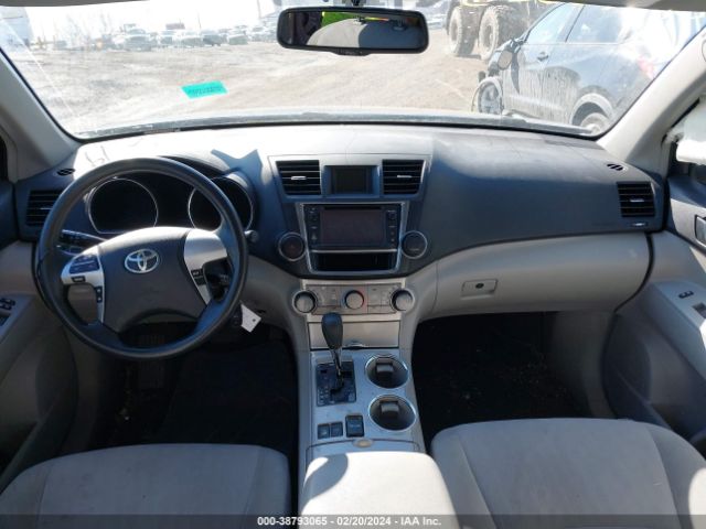 Photo 4 VIN: 5TDBK3EH8DS259101 - TOYOTA HIGHLANDER 