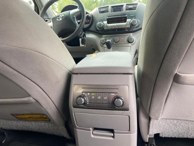 Photo 6 VIN: 5TDBK3EH9BS056859 - TOYOTA HIGHLANDER 