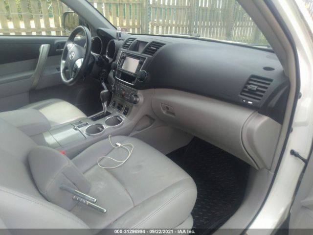 Photo 4 VIN: 5TDBK3EHXDS209543 - TOYOTA HIGHLANDER 