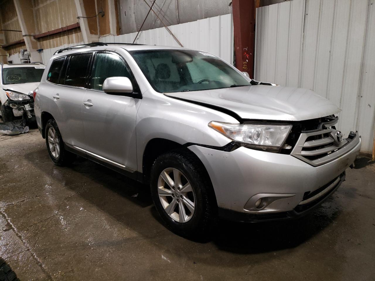 Photo 3 VIN: 5TDBK3EHXDS275106 - TOYOTA HIGHLANDER 