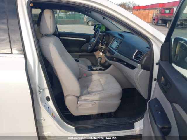 Photo 4 VIN: 5TDBKRFH2FS182617 - TOYOTA HIGHLANDER 