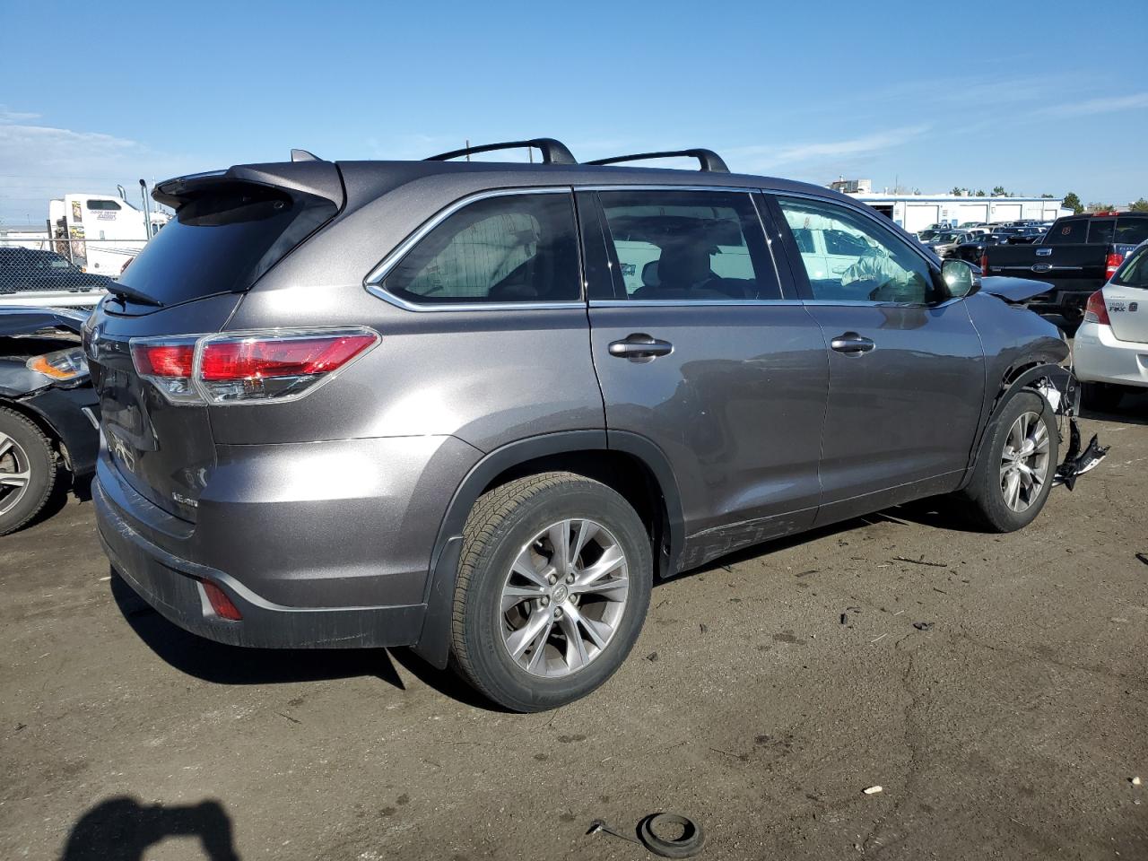 Photo 2 VIN: 5TDBKRFH4ES025072 - TOYOTA HIGHLANDER 