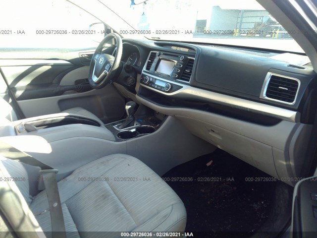 Photo 4 VIN: 5TDBKRFH5ES041734 - TOYOTA HIGHLANDER 