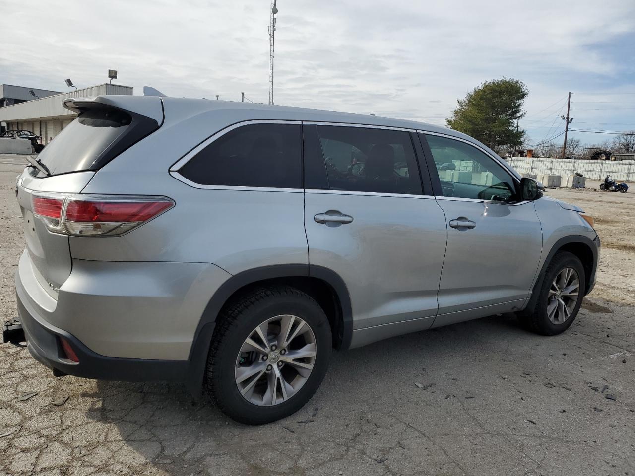 Photo 2 VIN: 5TDBKRFH6FS172169 - TOYOTA HIGHLANDER 