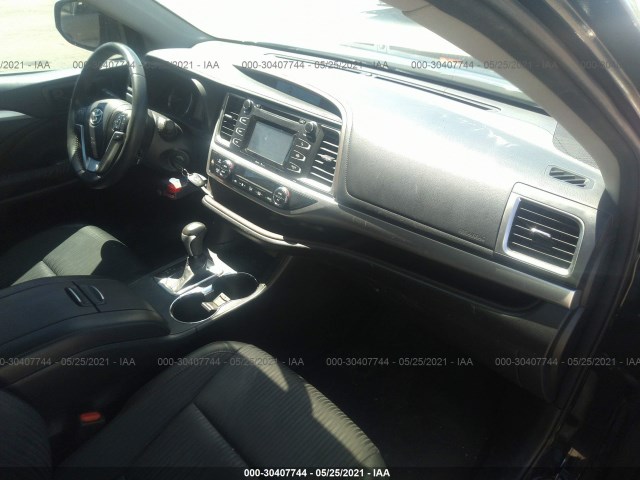 Photo 4 VIN: 5TDBKRFH7ES032291 - TOYOTA HIGHLANDER 