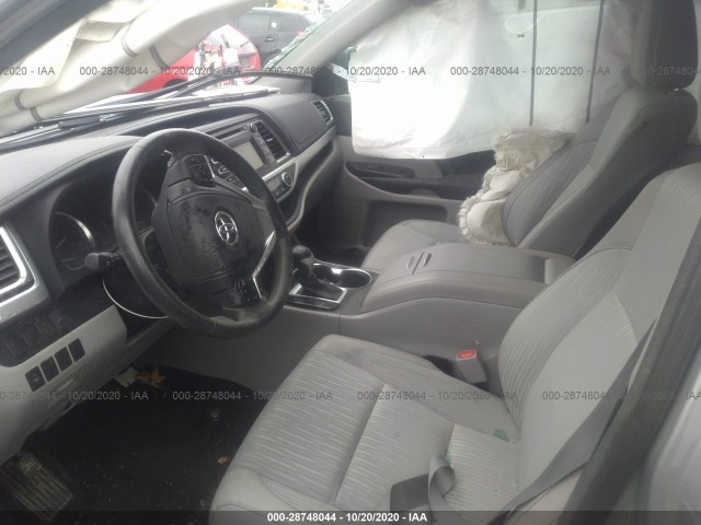 Photo 4 VIN: 5TDBKRFH8ES019338 - TOYOTA HIGHLANDER 