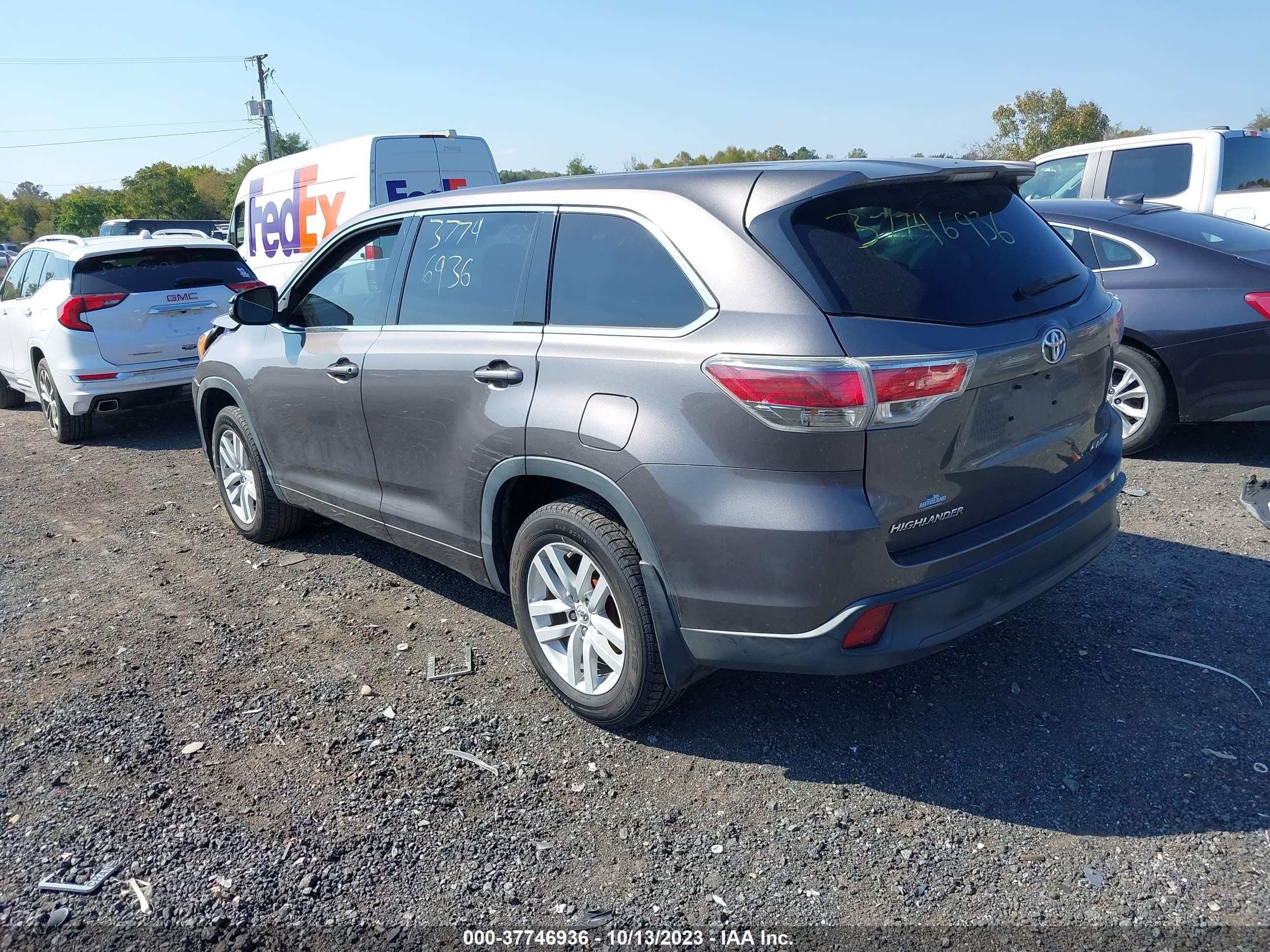 Photo 2 VIN: 5TDBKRFH9FS128232 - TOYOTA HIGHLANDER 