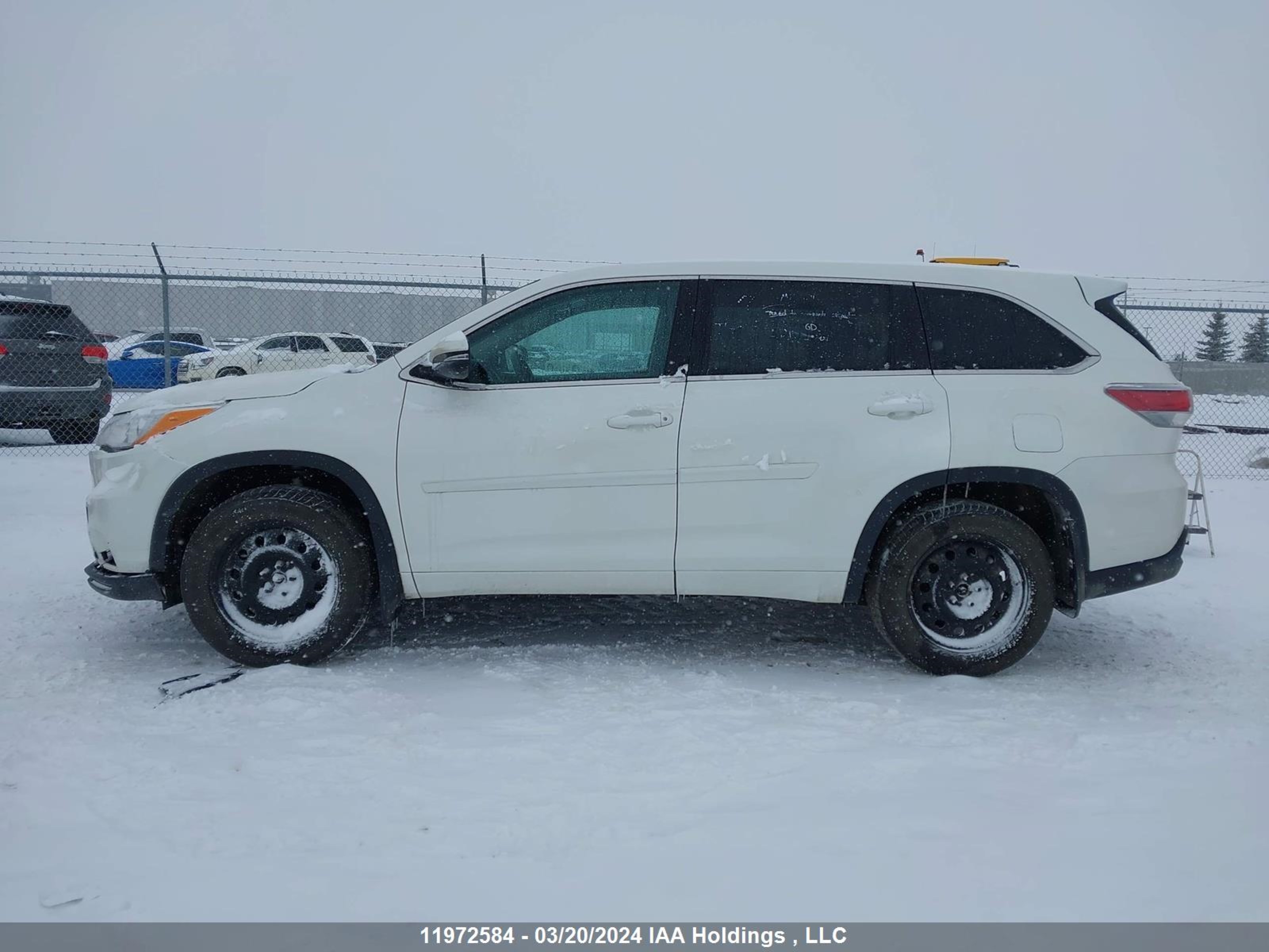 Photo 13 VIN: 5TDBKRFHXES012178 - TOYOTA HIGHLANDER 