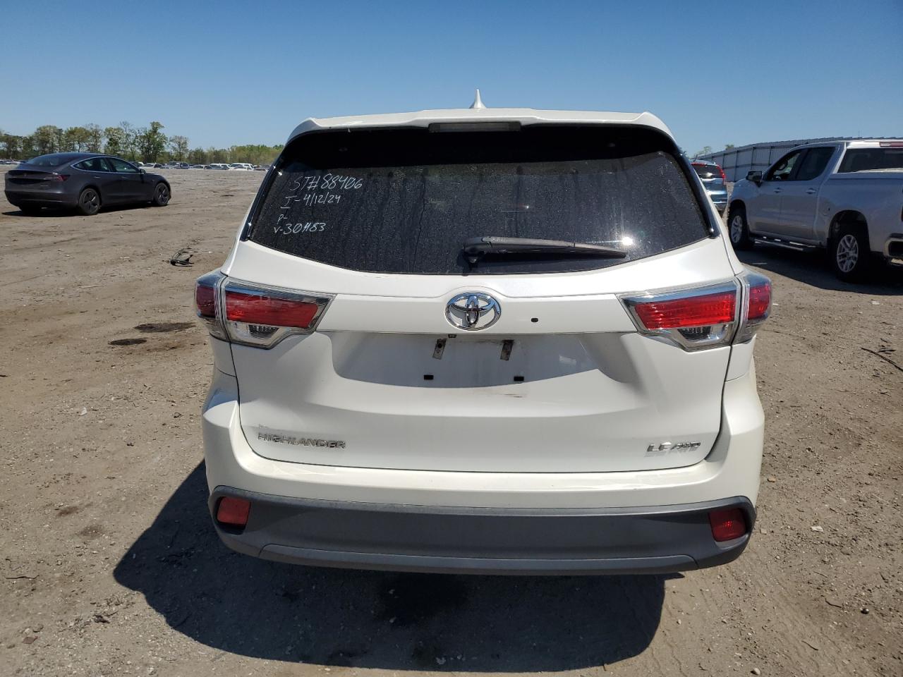 Photo 5 VIN: 5TDBKRFHXGS301483 - TOYOTA HIGHLANDER 