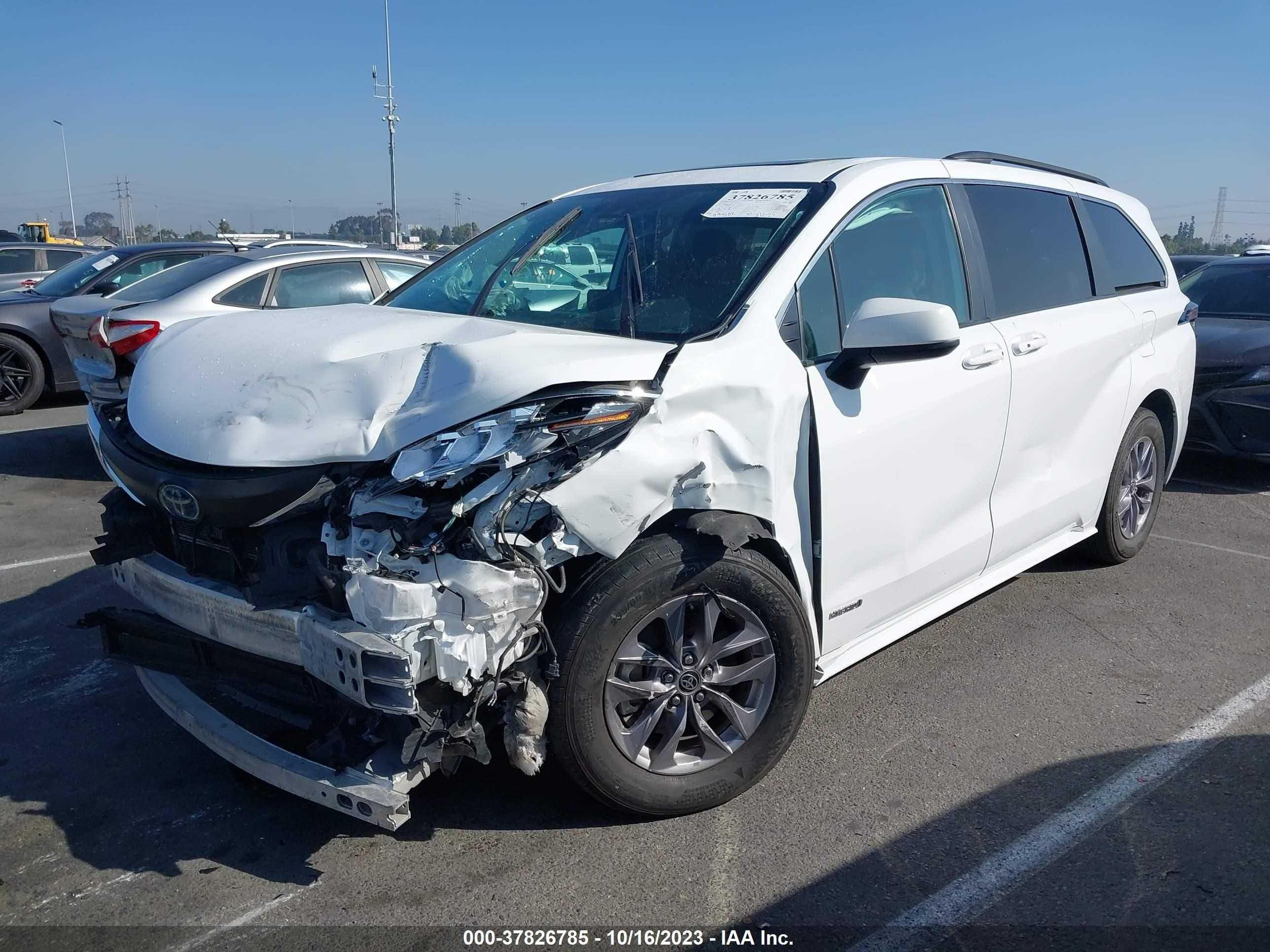 Photo 1 VIN: 5TDBRKEC0MS002010 - TOYOTA SIENNA 