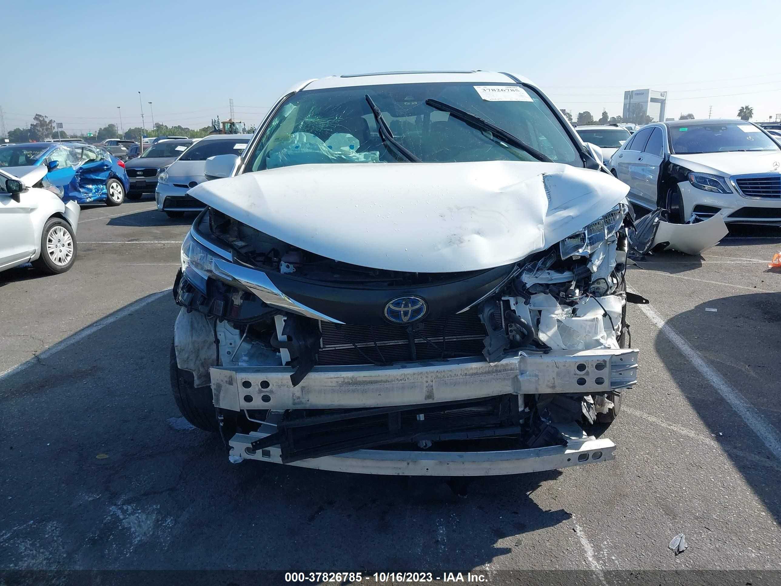 Photo 5 VIN: 5TDBRKEC0MS002010 - TOYOTA SIENNA 