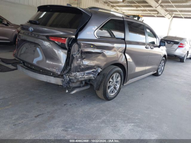 Photo 3 VIN: 5TDBRKEC1NS087814 - TOYOTA SIENNA 