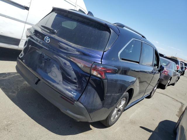 Photo 2 VIN: 5TDBRKEC2PS140328 - TOYOTA SIENNA LE 