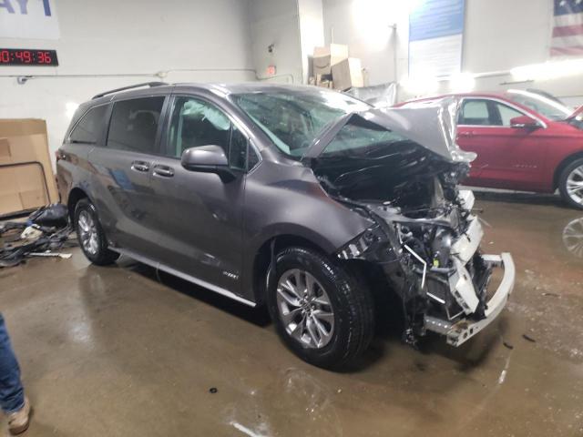 Photo 3 VIN: 5TDBRKEC5MS022348 - TOYOTA SIENNA LE 