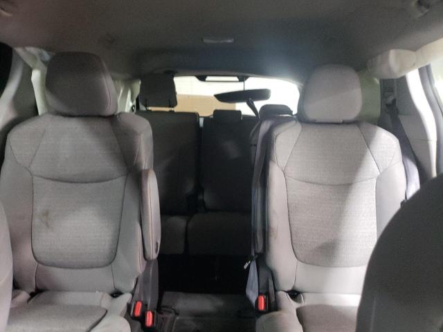 Photo 9 VIN: 5TDBRKEC5MS022348 - TOYOTA SIENNA LE 