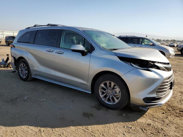 Photo 3 VIN: 5TDBRKEC5MS030207 - TOYOTA SIENNA LE 