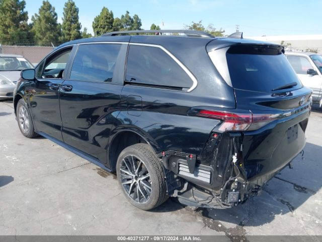 Photo 2 VIN: 5TDBRKEC5PS142123 - TOYOTA SIENNA 