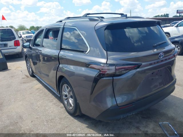 Photo 2 VIN: 5TDBRKEC5PS179124 - TOYOTA SIENNA 