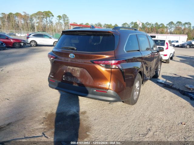 Photo 3 VIN: 5TDBRKEC6MS007261 - TOYOTA SIENNA 