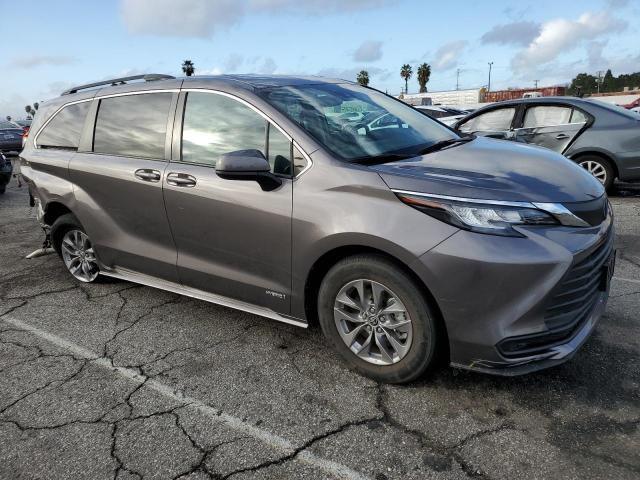 Photo 3 VIN: 5TDBRKEC6MS012444 - TOYOTA SIENNA LE 