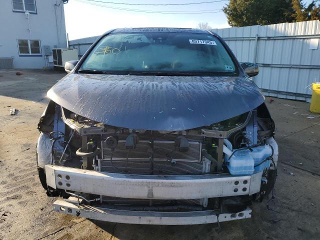 Photo 4 VIN: 5TDBRKEC6MS037778 - TOYOTA SIENNA LE 