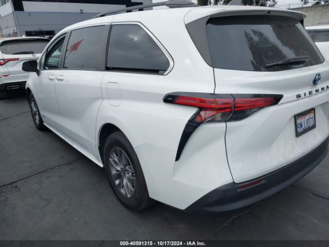 Photo 2 VIN: 5TDBRKEC7MS014509 - TOYOTA SIENNA LE 