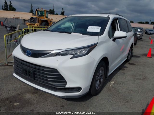 Photo 1 VIN: 5TDBRKEC8NS134823 - TOYOTA SIENNA 