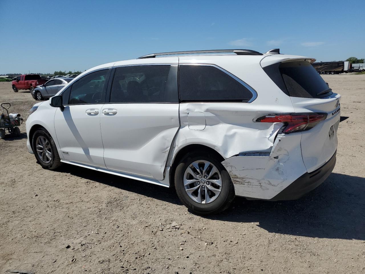 Photo 1 VIN: 5TDBRKEC9MS027780 - TOYOTA SIENNA 