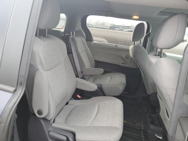 Photo 9 VIN: 5TDBSKFC1MS015884 - TOYOTA SIENNA LE 