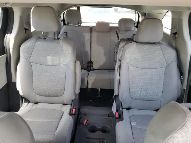 Photo 9 VIN: 5TDBSKFC4MS023851 - TOYOTA SIENNA LE 