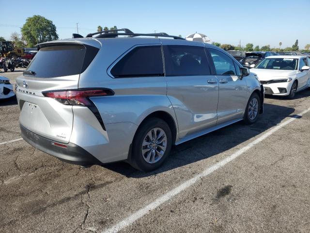 Photo 2 VIN: 5TDBSKFC9NS071766 - TOYOTA SIENNA LE 