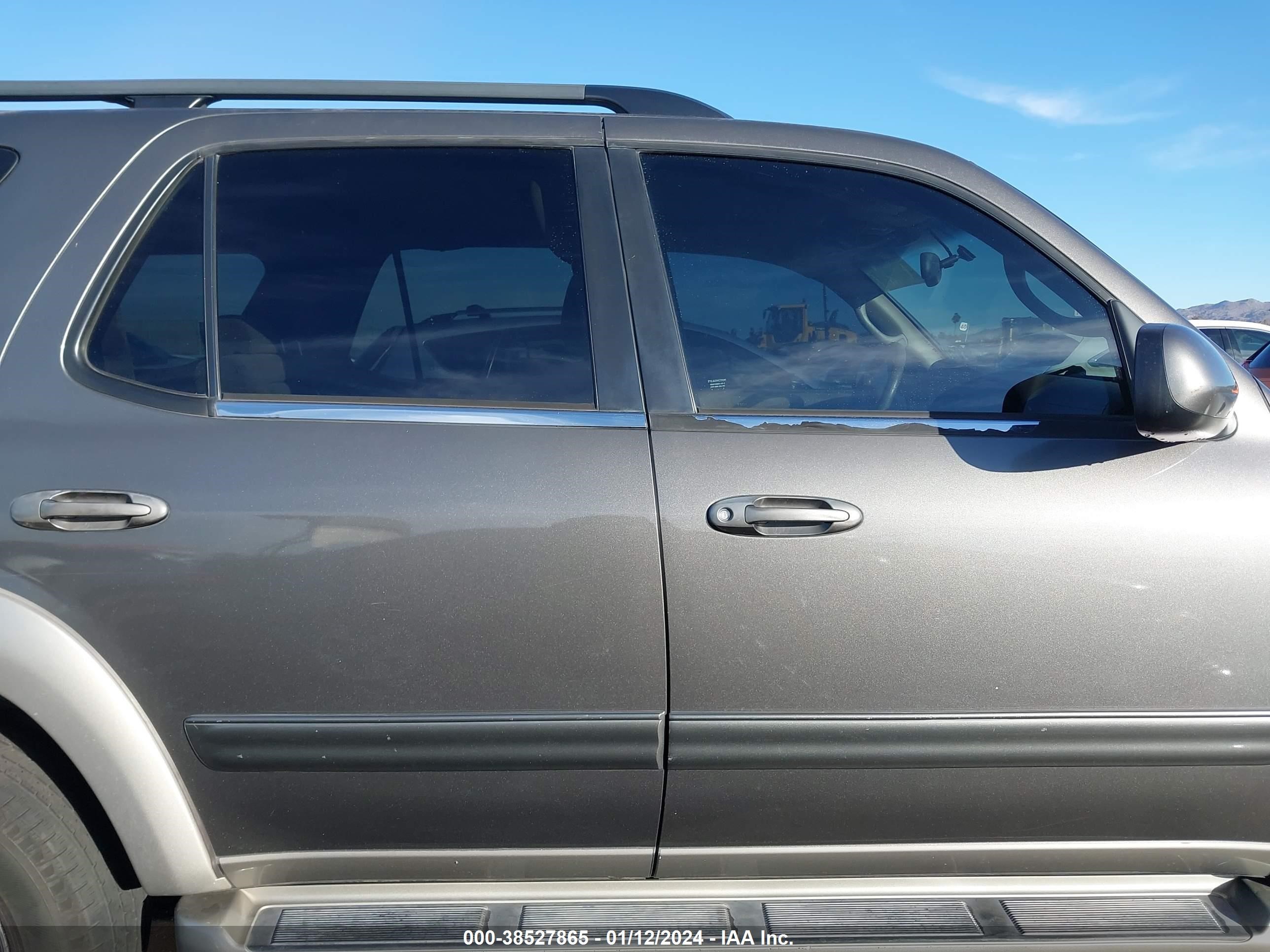 Photo 12 VIN: 5TDBT44A03S193231 - TOYOTA SEQUOIA 