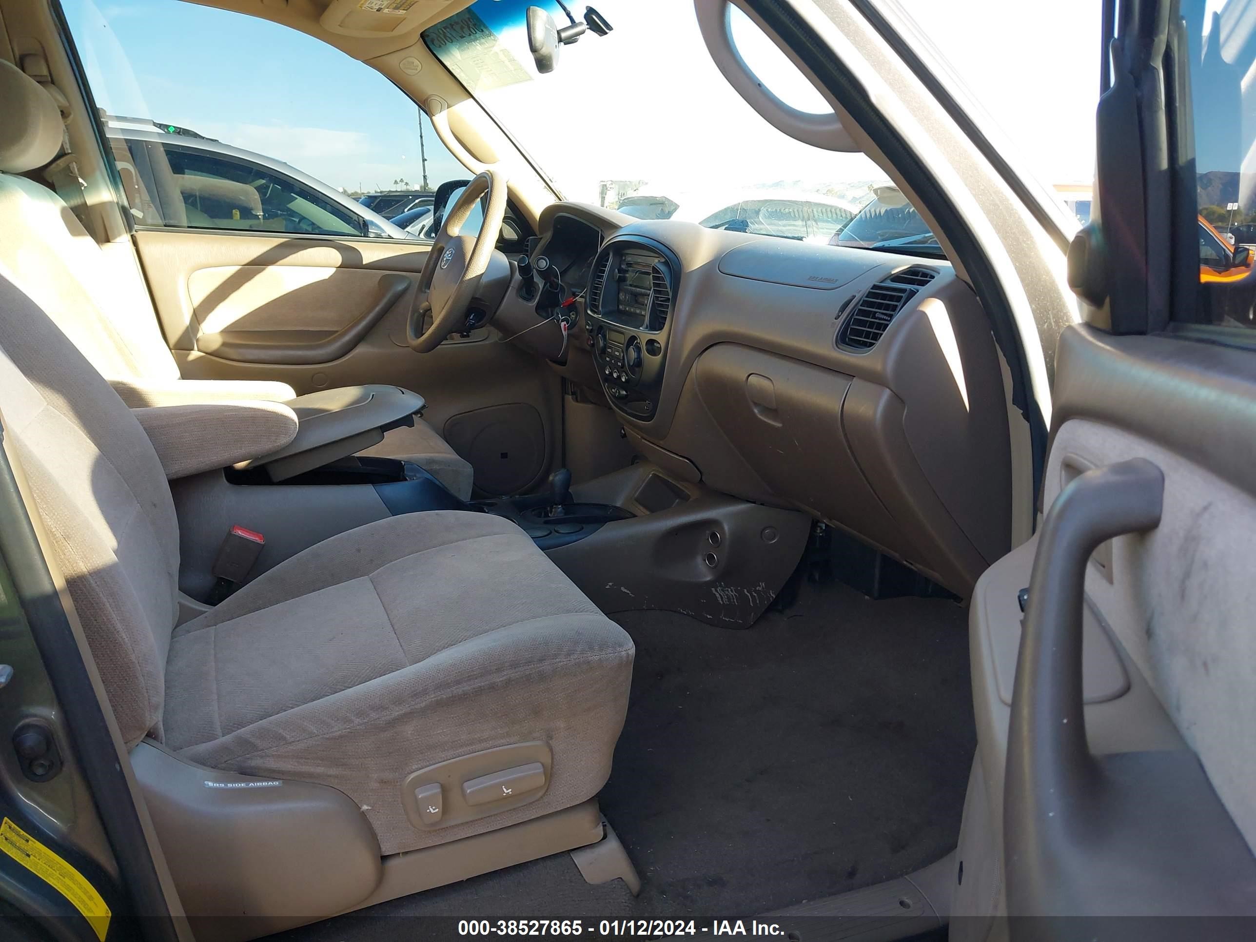 Photo 4 VIN: 5TDBT44A03S193231 - TOYOTA SEQUOIA 