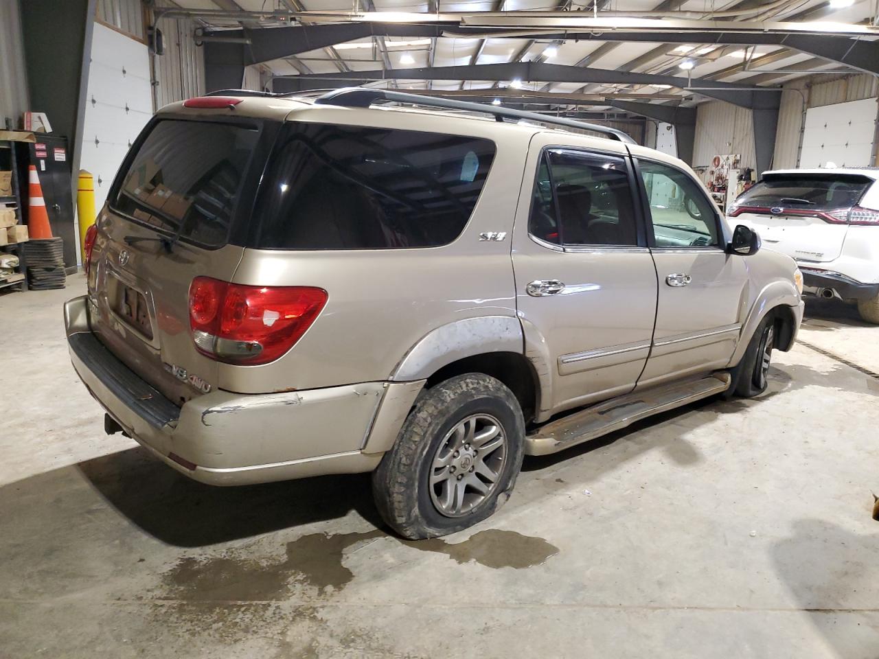 Photo 2 VIN: 5TDBT44A05S238171 - TOYOTA SEQUOIA 