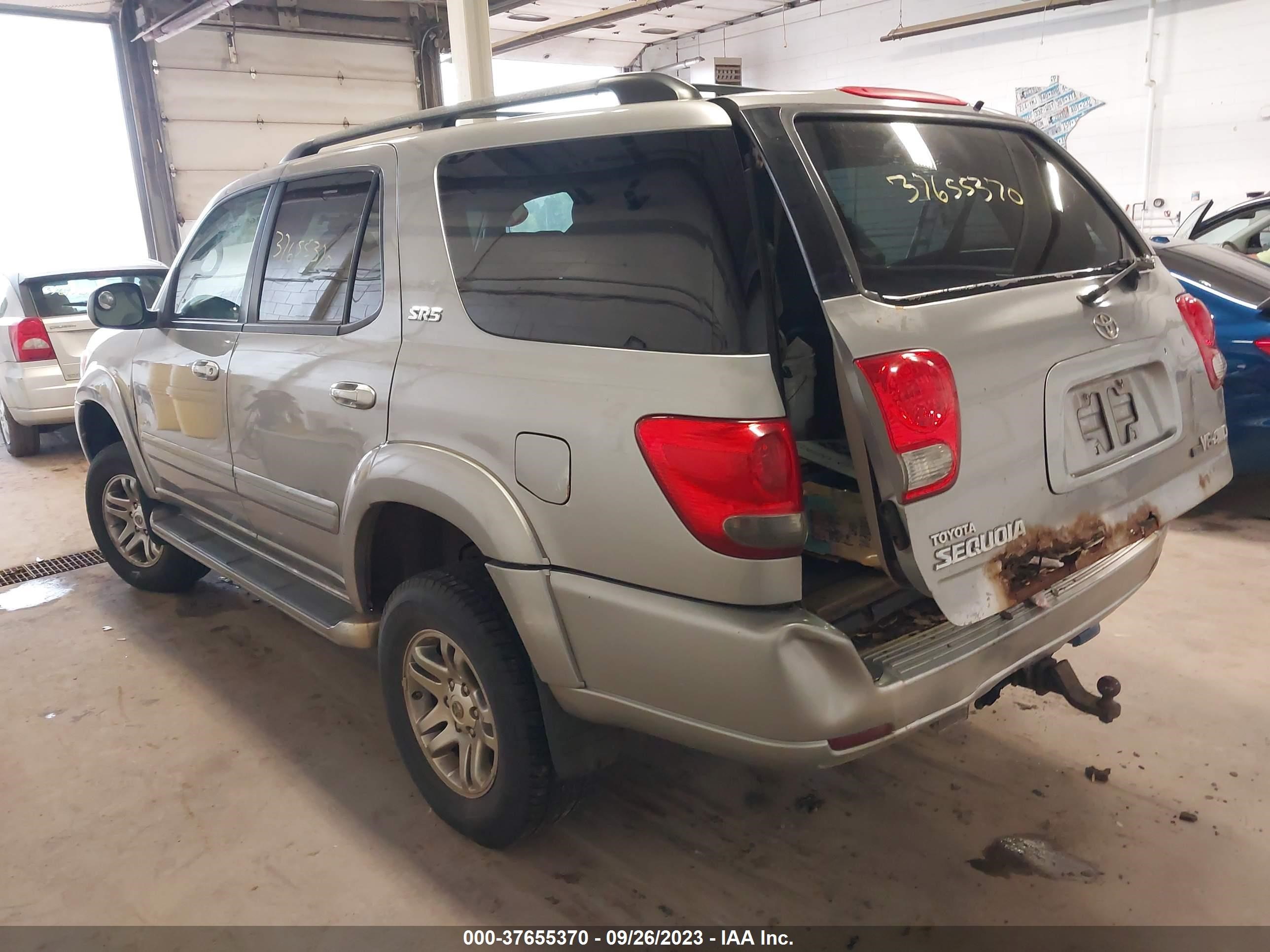 Photo 2 VIN: 5TDBT44A05S255472 - TOYOTA SEQUOIA 