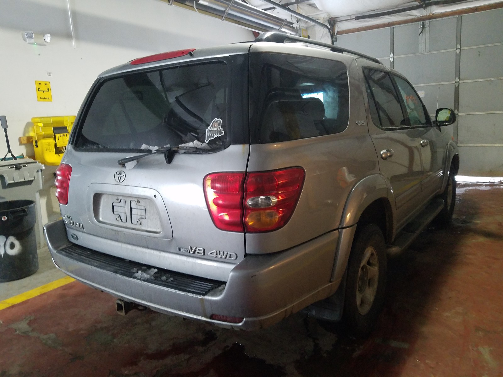 Photo 3 VIN: 5TDBT44A22S122692 - TOYOTA SEQUOIA SR 